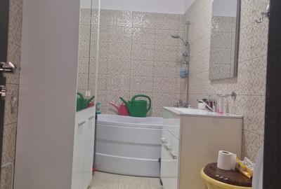 Apartament cu 3 camere decomandat în Nord - 2