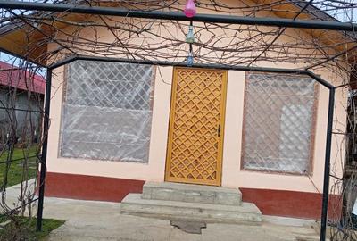 Casă cu 4 camere în Central - 1