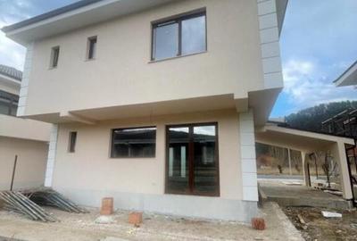 Casă cu 4 camere cu Teren 400 Mp în Central - 8