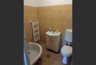 Casă cu 3 camere cu Canalizare în Central - 3