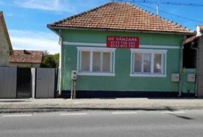 Vând casă în Teiuș județul Alba134 mp și teren 896 mp - 1