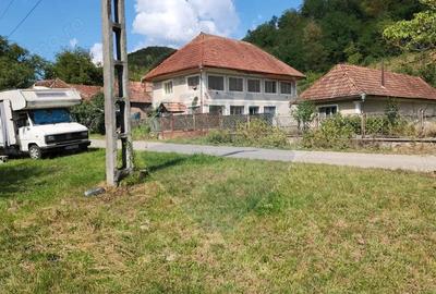 Casa langa parau-sat Brusturi, com. Halmagiu - 13