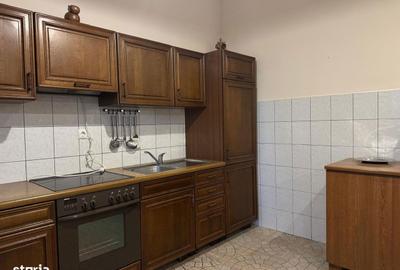 Casă cu 5 camere cu Teren 634 Mp în Grădiște - 2