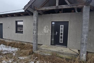 Casă individuală cu 4 camere cu Canalizare în Solovăstru - 1