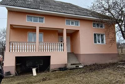 Casă cu 2 camere cu Teren 4442 Mp în Bârsău
