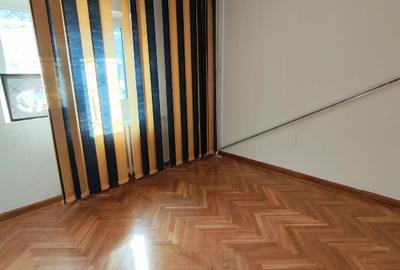 Apartament cu 3 camere decomandat în 13 Septembrie - 2