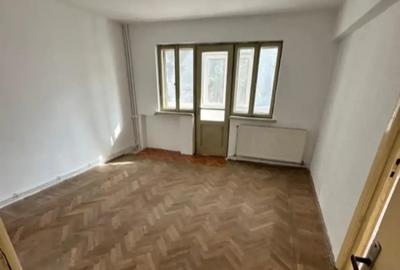 A 19 apartament energiei 59900 etajul 1 , 3 camere - 1