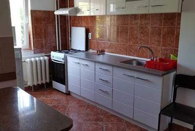 Garsonieră decomandată, mobilată în Central