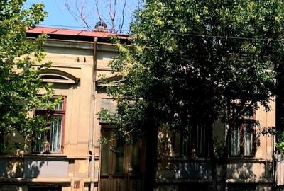 Bijuterie retro. Casa singur curte, Bd. Marasesti sector 4 cu teren in proprieta