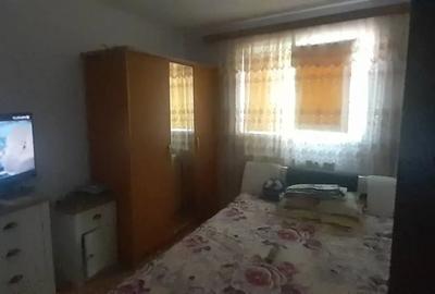Apartament cu 3 camere decomandat în Pașcani - 3