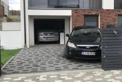 Duplex cu 4 camere cu Canalizare în Iris