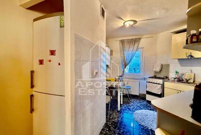 Apartament cu 3 camere semidecomandat, mobilat în Lunei - 10