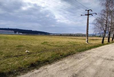 Teren de 17250 mp, în Central