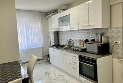 Proprietar, vând apartament cu 2 camere în zona Micălaca - 2