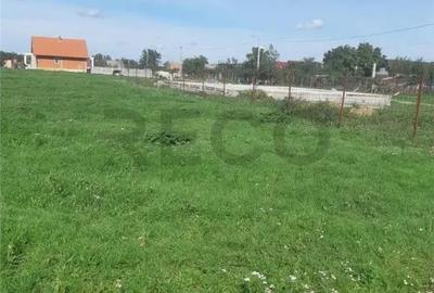 Teren de 1300 mp, în Central - 4