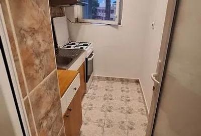 Garsonieră decomandată în UTA - 4
