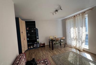 Apartament cu 2 camere decomandat, mobilat în Tractorul - 4
