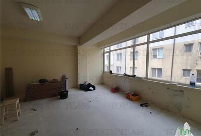 Spatiu Comercial Ultracentral 37 birouri in curs de apartamentare Constanta - 10