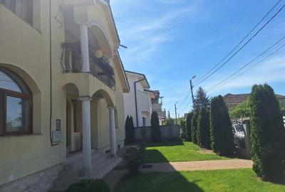 Casă cu 8 camere în Semicentral