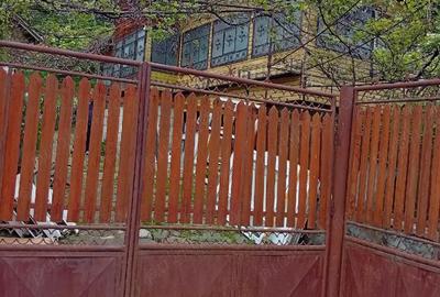 Casă cu Teren 2500 Mp în Central - 7