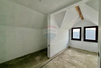 Casă individuală cu 7 camere cu Garaj în Est - 12