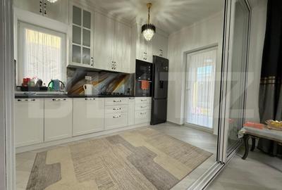 Casă cu 5 camere cu Teren 400 Mp în Remetea Mare - 14