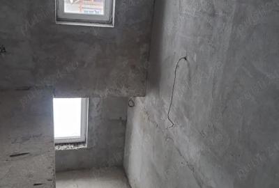 Casă cu Teren 480 Mp în Partoș - 1