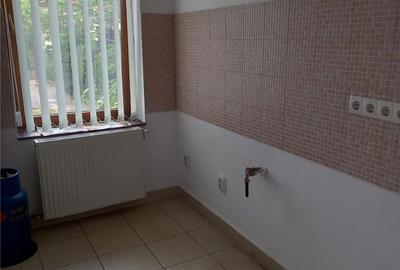 Apartament cu 2 camere decomandat în Central - 4