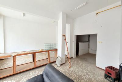 Spațiu comercial, de 120 mp, în Central - 4