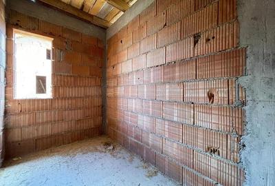 Casă cu 3 camere cu Teren 305 Mp în Urseni - 3