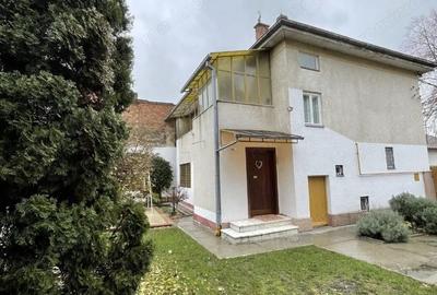 Casă cu 3 camere cu Teren 300 Mp în Titulescu - 2