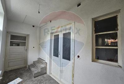 Casă cu 3 camere cu Teren 475 Mp în Central - 7