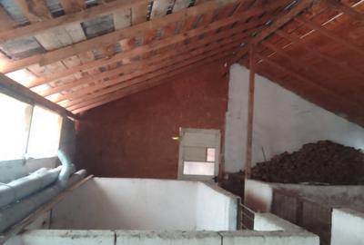 Casă cu 3 camere cu Teren 1700 Mp în Central