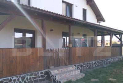 Casă cu 6 camere cu Teren 2052 Mp în Central