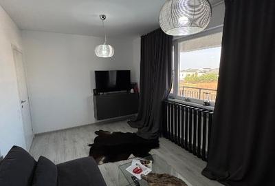 Apartament cu 2 camere decomandat, mobilat în Central