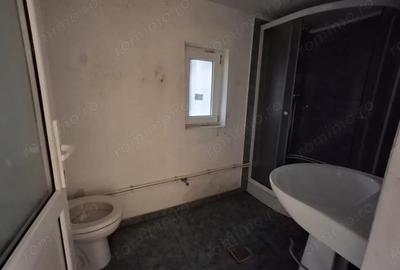 Casă cu Teren 1900 Mp în Peretu - 1