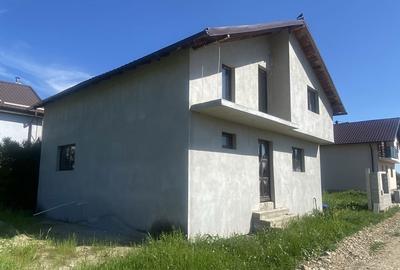 Casă cu 4 camere în Lazuri - 2