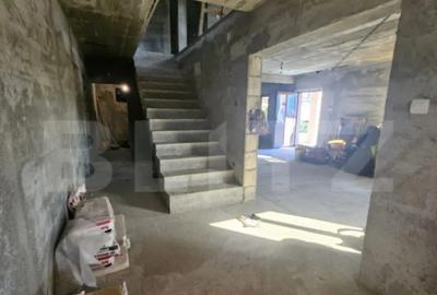 Casă cu 7 camere cu Teren 523 Mp în Central