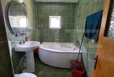 Apartament cu 3 camere decomandat în Central - 3