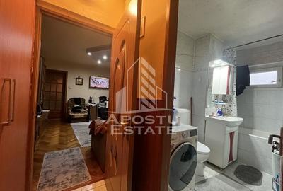 Apartament cu 3 camere,2 bai, etajul 1,centrala proprie,zona Girocului - 8