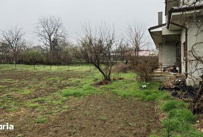 Casă cu Teren 1856 Mp în Central - 17