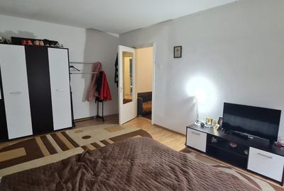 Apartament cu 2 camere decomandat, mobilat în Drumul Taberei