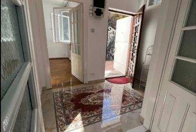 Casă cu 3 camere cu Canalizare în P-ța Muncii - 7