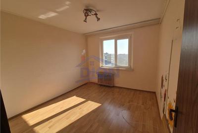 Apartament cu 3 camere decomandat în Berceni - 6