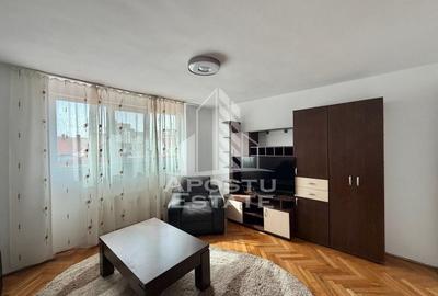 Apartament cu 3 camere semidecomandat, mobilat în P-ța Unirii - 1