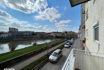 Apartament cu 3 camere, mobilat în Central
