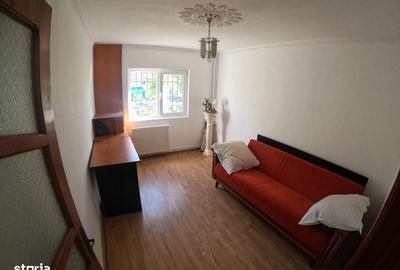 Apartament cu 3 camere decomandat în Uiești - 12