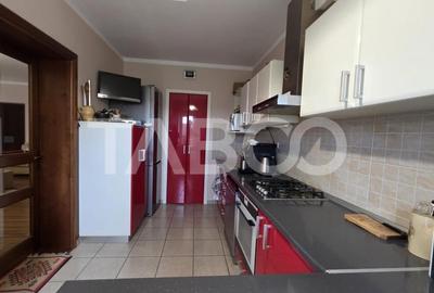 Casă individuală cu 4 camere cu Canalizare în Central - 3