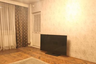 Apartament cu 3 camere decomandat în 22 Decembrie