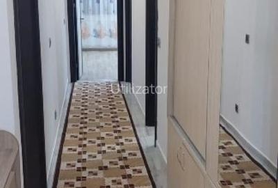 Apartament cu 3 camere decomandat, mobilat în Tractorul - 10